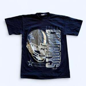Vintage Dallas Cowboys helmet tee nfl football y2k sportswear